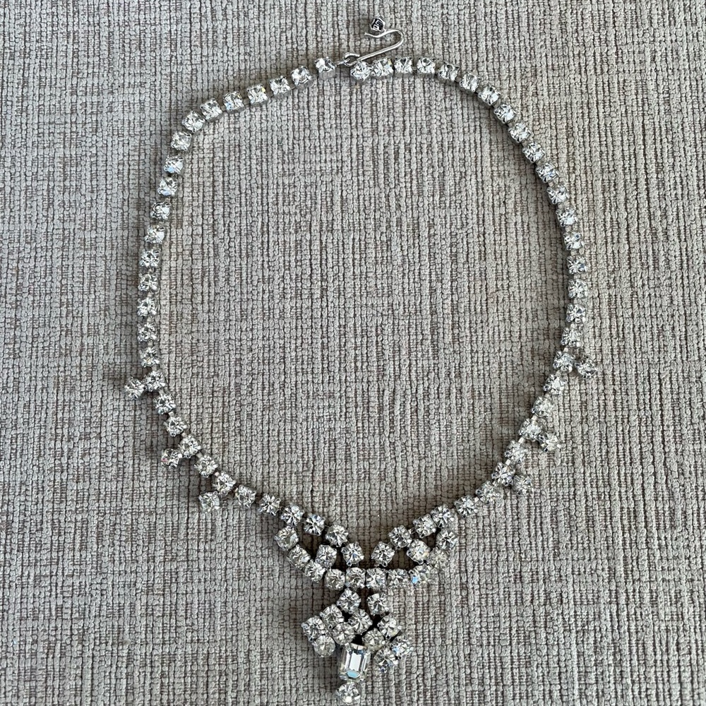 Pretty Vintage Rhinestone Choker.